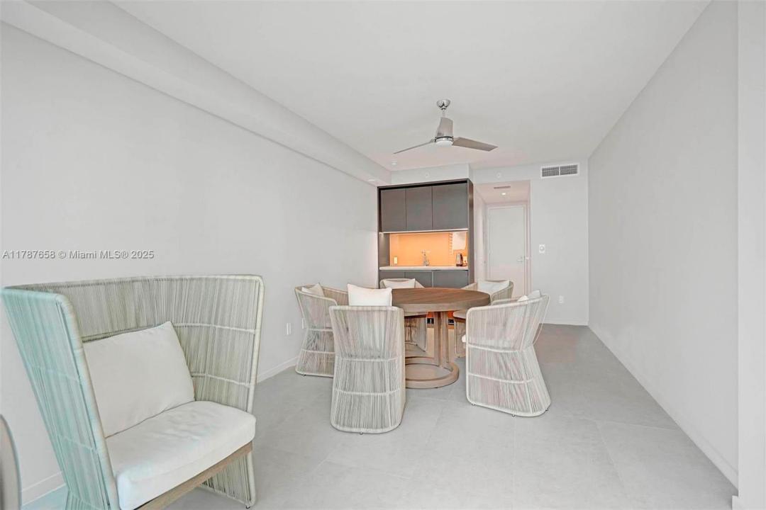 18975 Collins Ave Cabana # 8, Sunny Isles Beach, פלורידה 33160, ארצות הברית של אמריקה