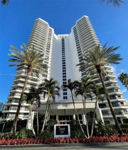 19101 NE 36th Ct 1110, Aventura, Florida 33180, USA