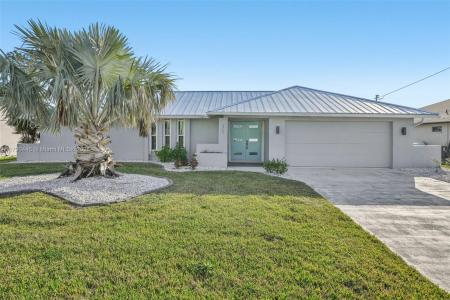 3701 SE 17th PL, Cape Coral, Florida 33904, USA