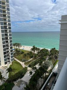 19201 Collins Ave 1025, Sunny Isles Beach, Florida 33160, USA