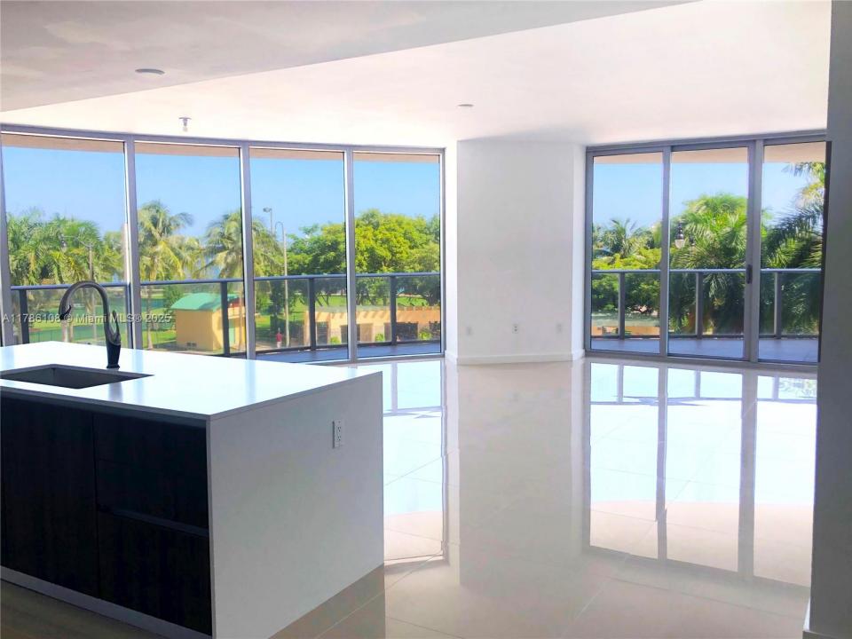 488 NE 18th St 215, Miami, Florida 33132, Stati Uniti
