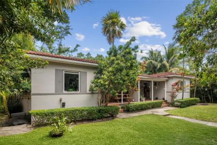 11105 NE 9th Ave, Biscayne Park, Florida 33161, USA