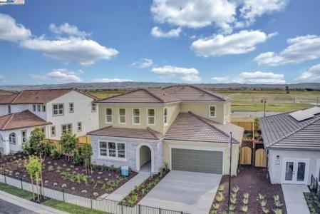 W Calabria Drive, Mountain House, California 95391
