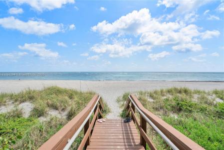 400 Ocean Trail Way 302, Jupiter, Florida 33477, USA