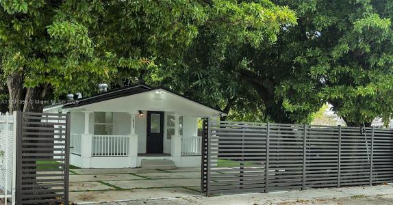 1829 NW 62nd Ter, Miami, Florida 33147, USA