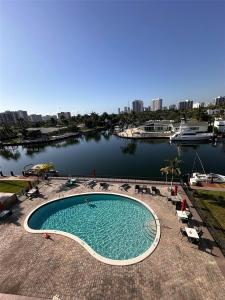 301 Golden Isles Dr 508, Hallandale Beach, Florida 33009, USA