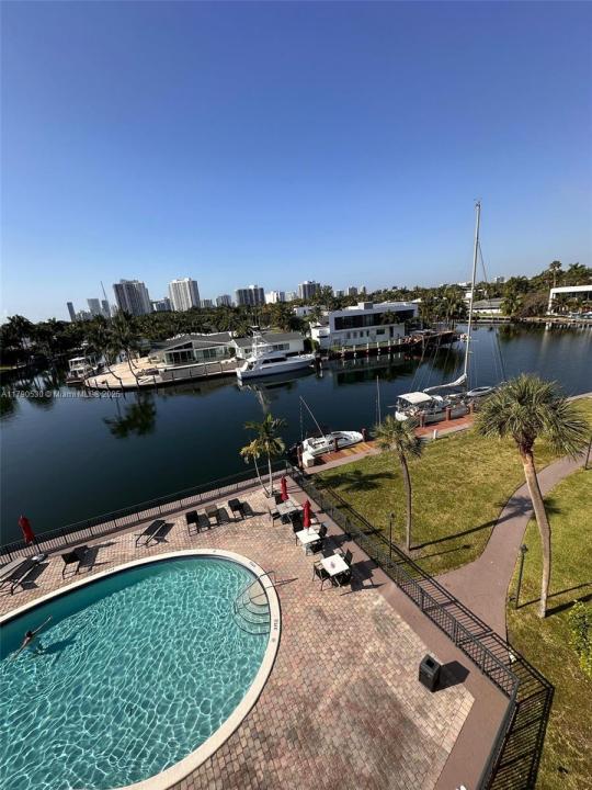 301 Golden Isles Dr 508, Hallandale Beach, Florida 33009, HOA KỲ