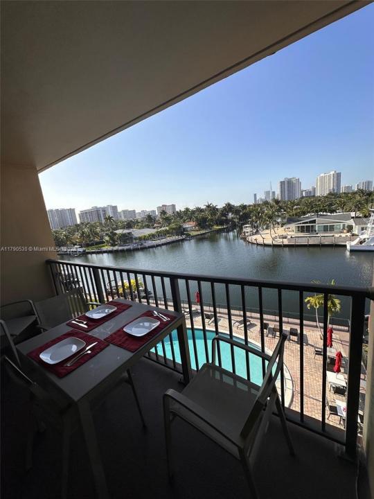 301 Golden Isles Dr 508, Hallandale Beach, Florida 33009, HOA KỲ