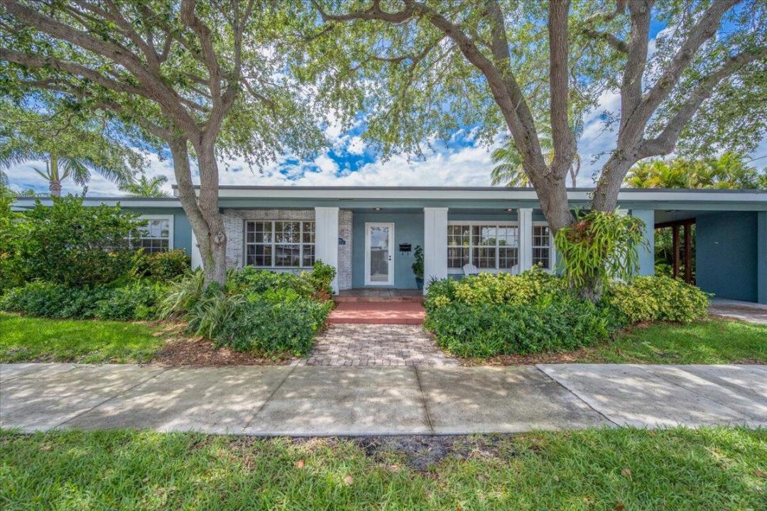 2201 N Lakeside Drive, Lake Worth Beach, Florida 33460