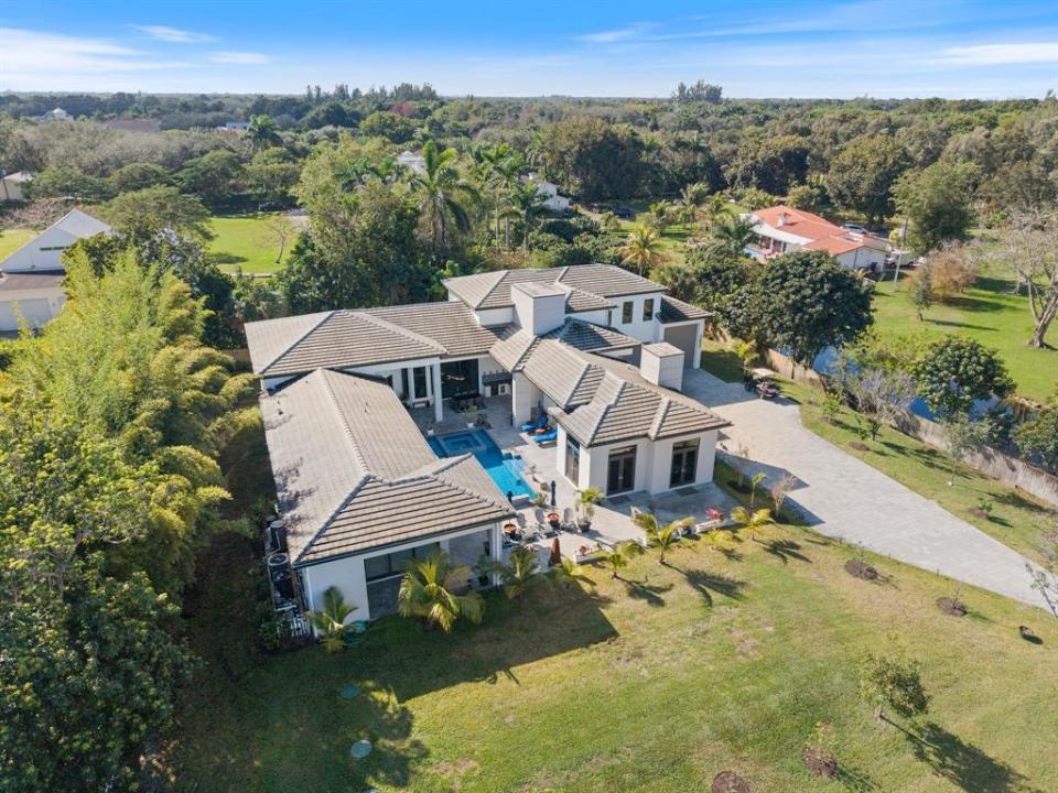 13500 Stirling Rd, Southwest Ranches, Florida 33330