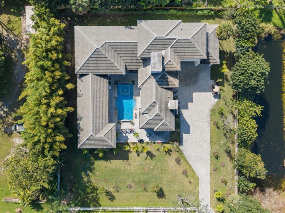 13500 Stirling Rd, Southwest Ranches, Florida 33330