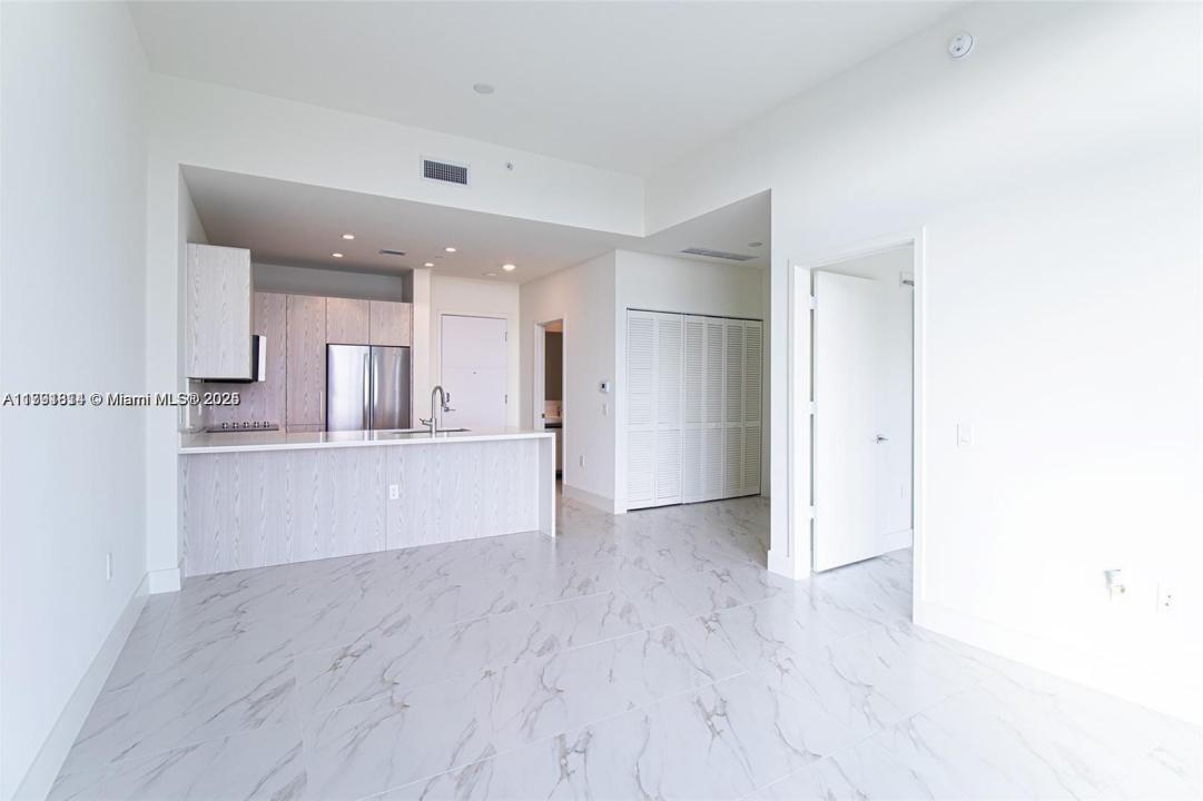 2000 Metropica Way 2605, Sunrise, Florida 33323, USA