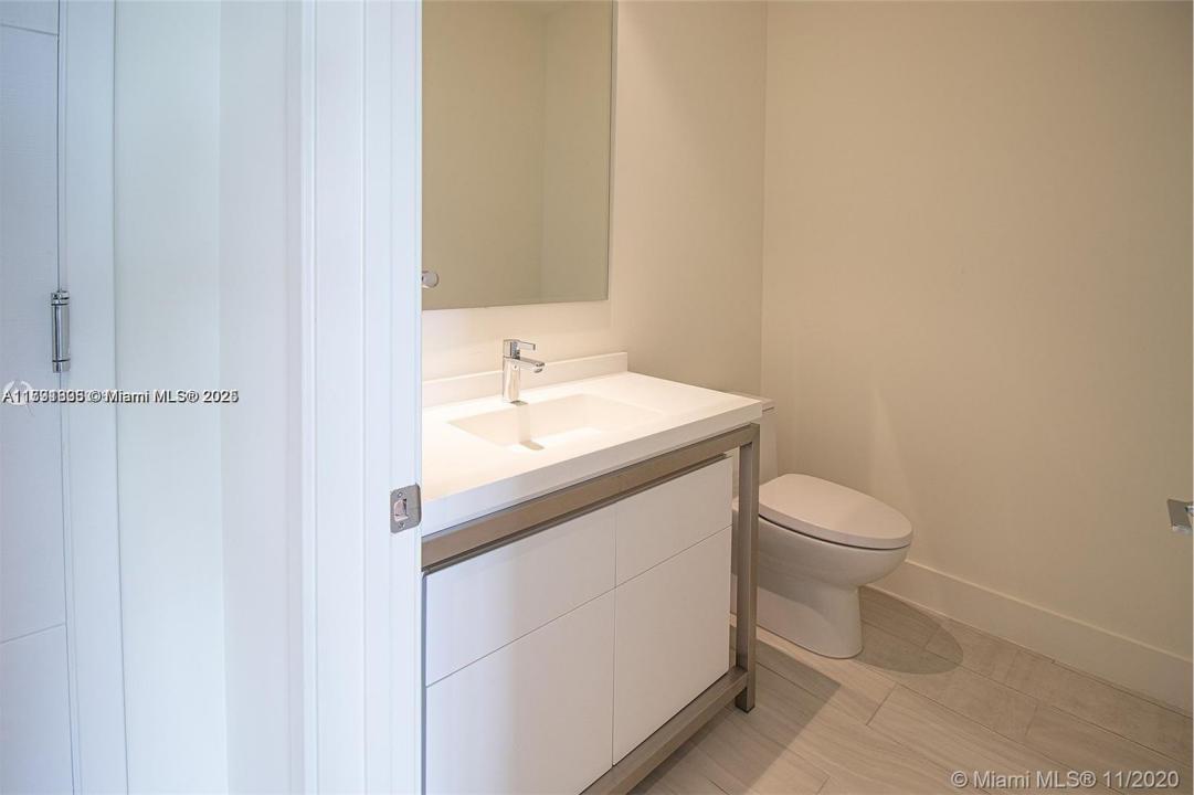 2000 Metropica Way 614, Sunrise, Florida 33323, USA