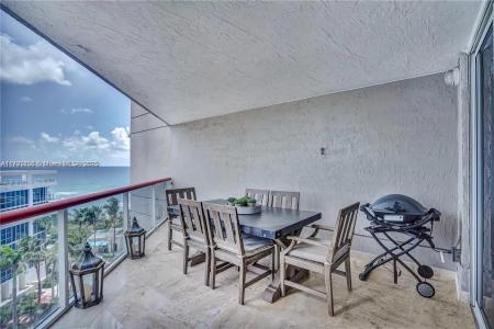 6767 Collins 901, Miami Beach, Florida 33141, USA