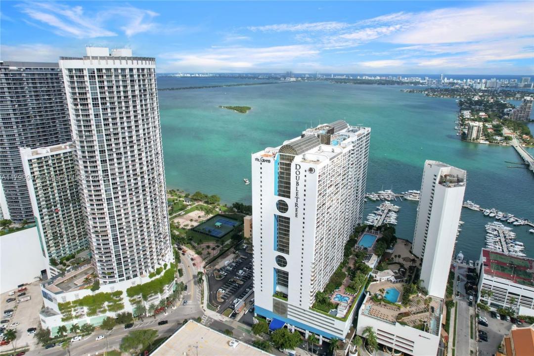 1717 N Bayshore Dr A-3144, Miami, Florida 33132, USA