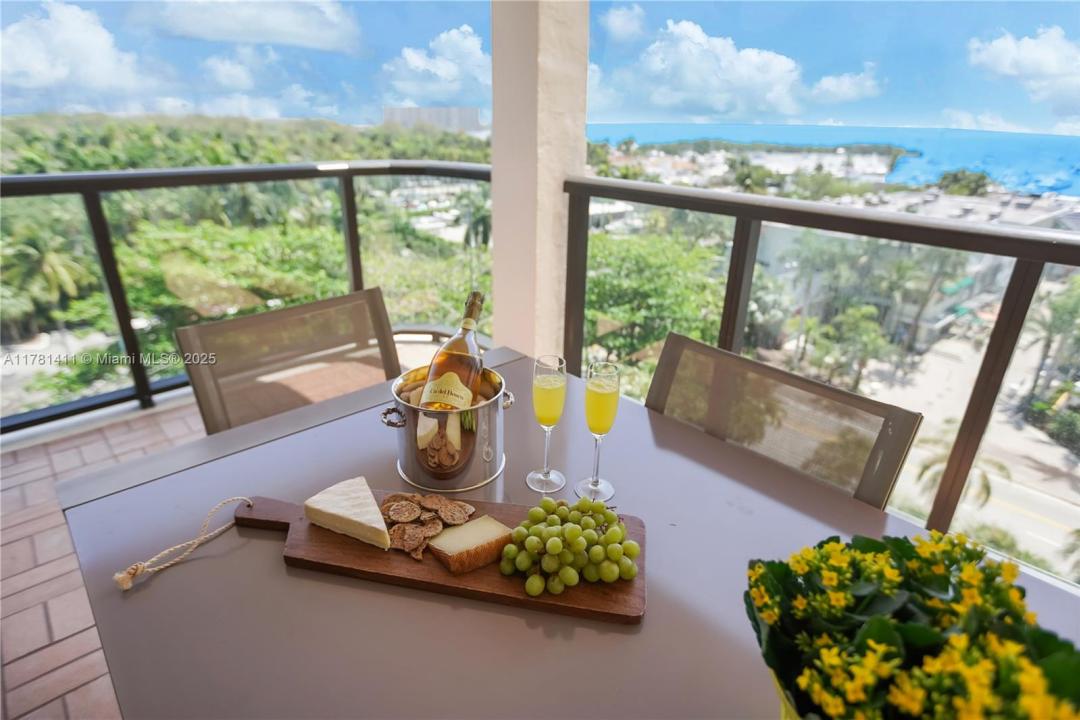 2575 S Bayshore Dr 10B, Miami, フロリダ 33133, アメリカ合衆国