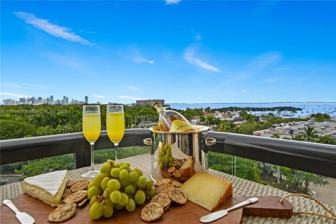 2575 S Bayshore Dr 10B, Miami, フロリダ 33133, アメリカ合衆国