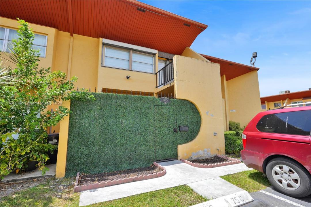 13775 SW 84th St C, Miami, Florida 33183