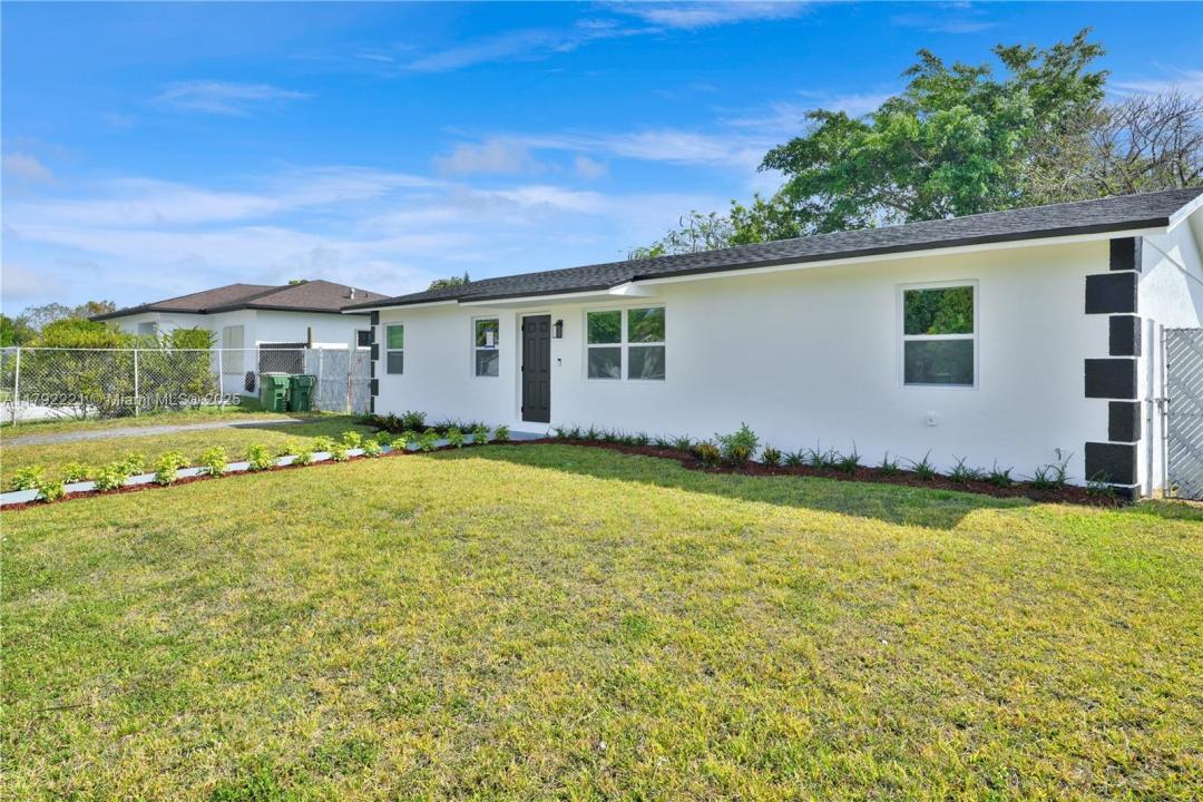 439 SW 17th Ter, Homestead, Florida 33030