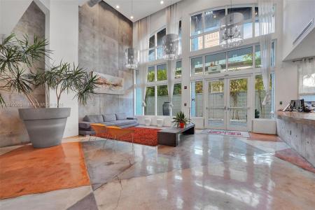 234 NE 3rd St 2202, Miami, Florida 33132, USA