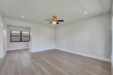 901 NE 40th St, Oakland Park, Florida 33334, USA