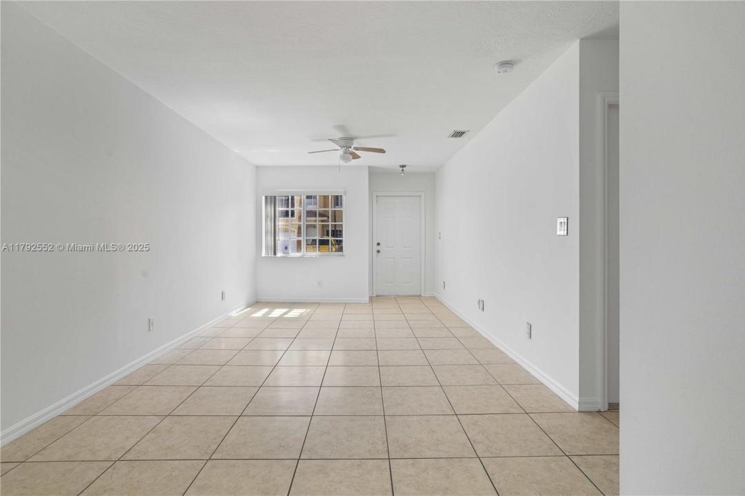 330 SW 2nd Ave 3, Hallandale Beach, 佛罗里达州 33009, 美国