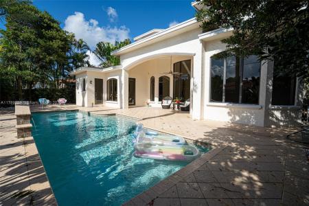 260 NE Wavecrest Ct, Boca Raton, Florida 33432, USA