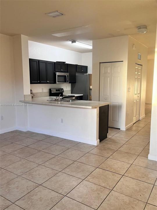 112 SE 28th Ter 4, Homestead, פלורידה 33033, ארצות הברית של אמריקה 