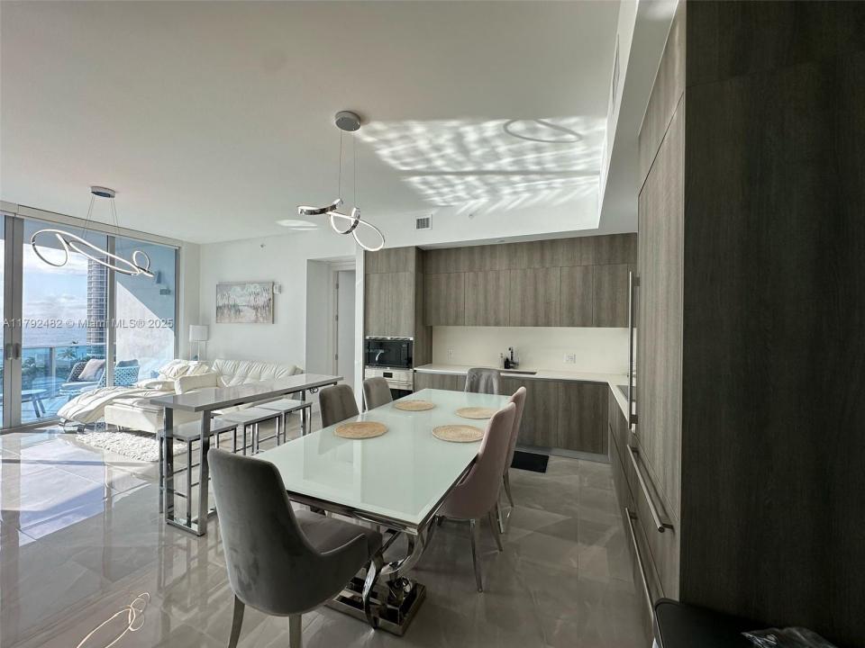 17550 Collins Ave 902, Sunny Isles Beach, פלורידה 33160, ארצות הברית של אמריקה