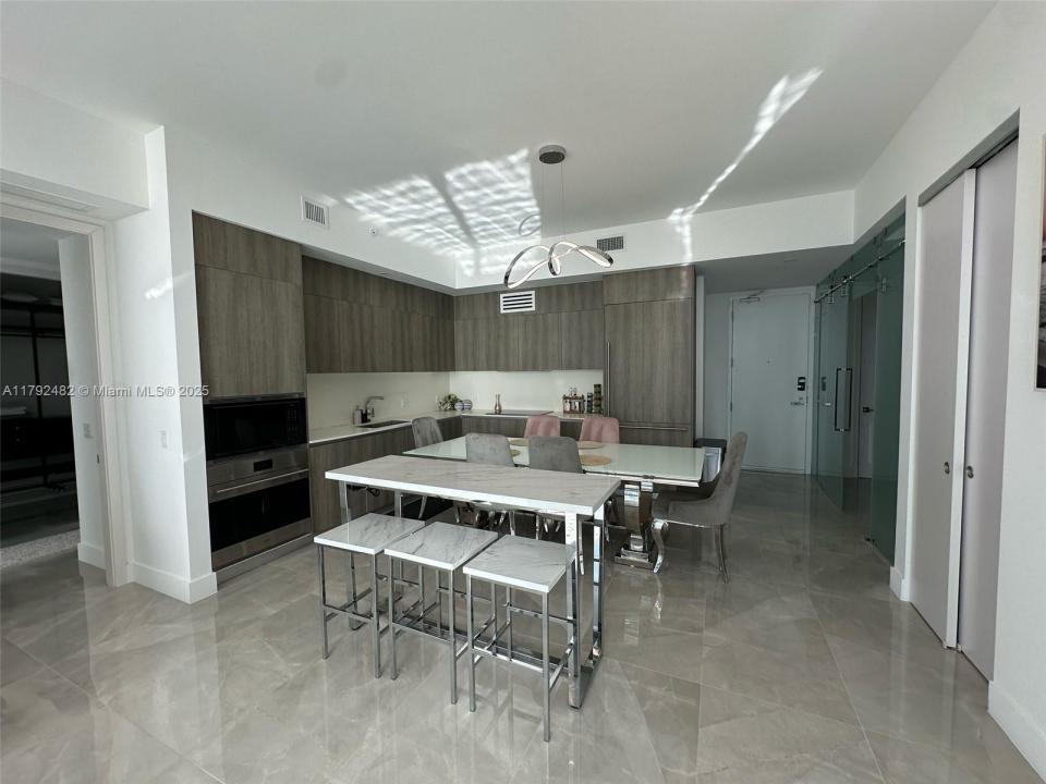 17550 Collins Ave 902, Sunny Isles Beach, פלורידה 33160, ארצות הברית של אמריקה