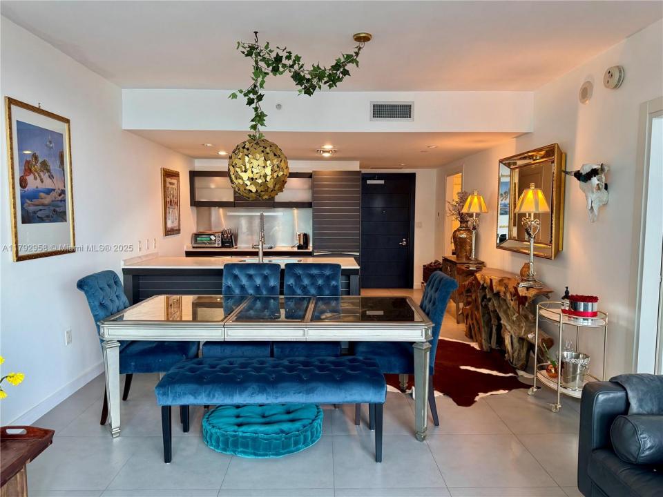 200 Biscayne Boulevard Way 4109, Miami, Florida 33131