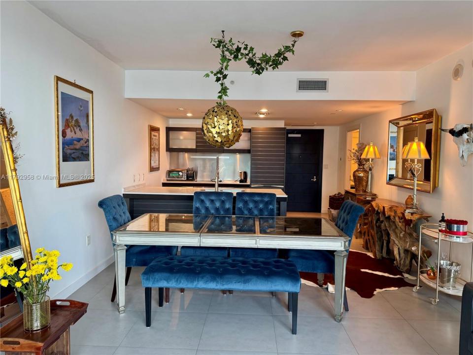 200 Biscayne Boulevard Way 4109, Miami, Florida 33131