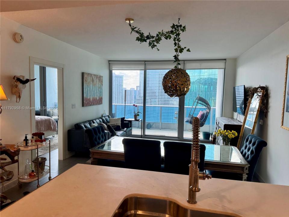 200 Biscayne Boulevard Way 4109, Miami, Florida 33131