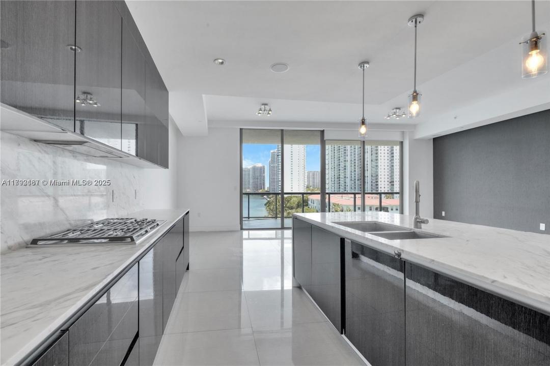 3300 NE 188th St 611, Aventura, Флорида 33180, Соединенные Штаты