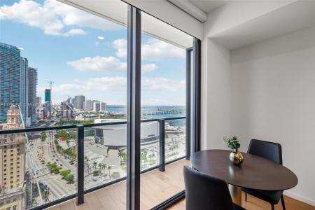 398 NE 5th St 1805, Miami, Florida 33132, USA