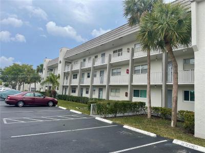 8280 Sunrise Lakes Blvd 307, Sunrise, Florida 33322, USA