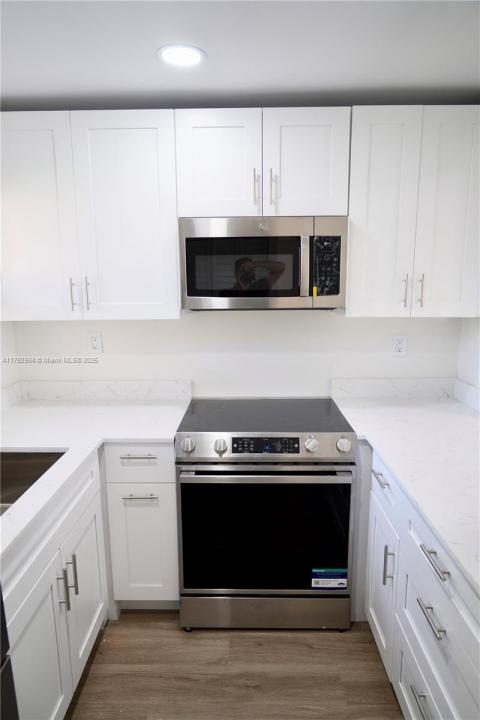 9041 Sunrise Lakes Blvd 110, Sunrise, Floride 33322, États-Unis