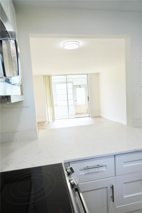 9041 Sunrise Lakes Blvd 110, Sunrise, Floride 33322, États-Unis