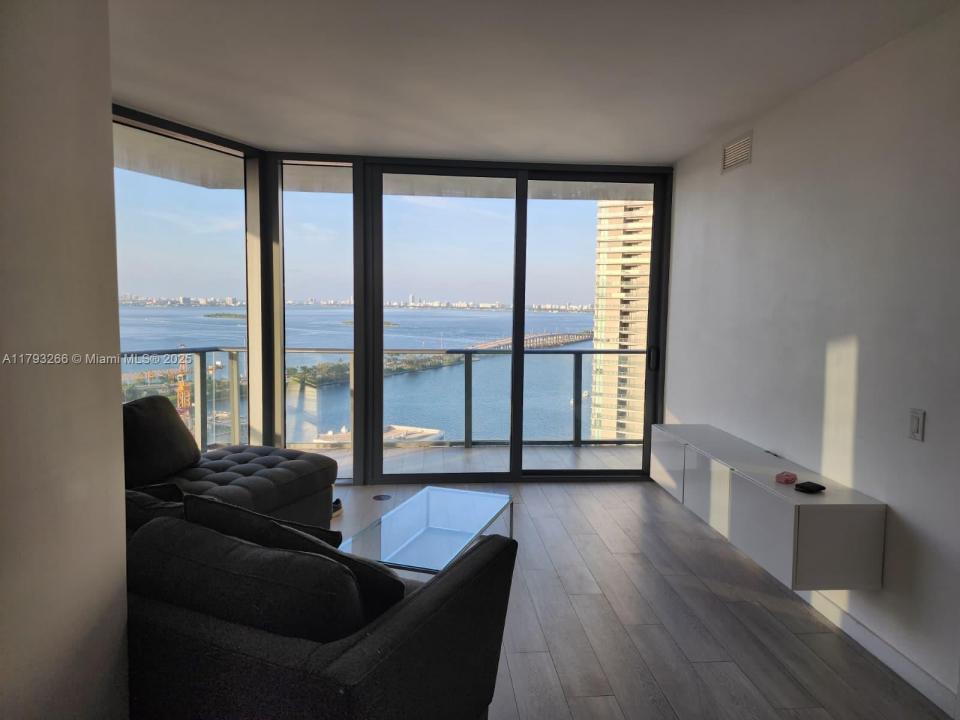501 NE 31st St 2401, Miami, פלורידה 33137, ארצות הברית של אמריקה 