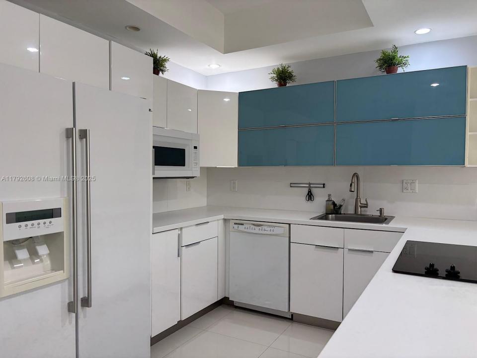 500 Three Islands Blvd L16, Hallandale Beach, Florida 33009