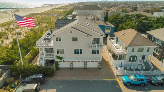 879 Oceanfront, Long Beach, Нью-Йорк 11561, Соединенные Штаты