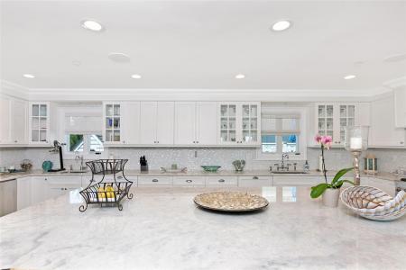 879 Oceanfront, Long Beach, Нью-Йорк 11561, Соединенные Штаты