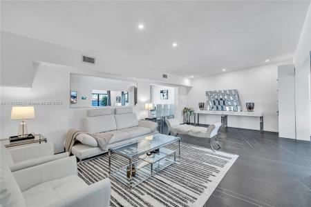 560 NW 116th Ter, Miami, Florida 33168, USA