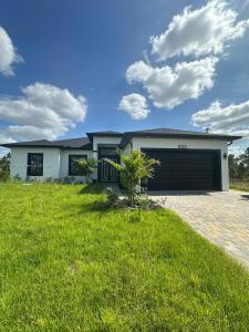 1022 Candleligth St, Lehigh Acres, Florida 33974, USA