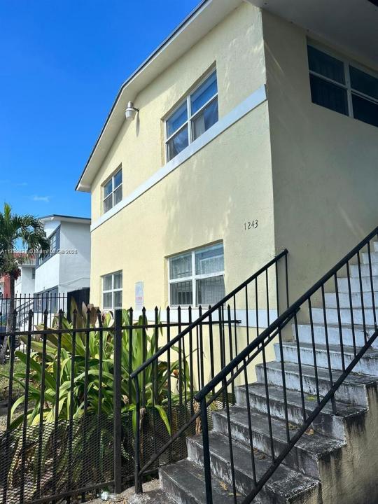 1243 NW 61st St, Miami, Florida 33142
