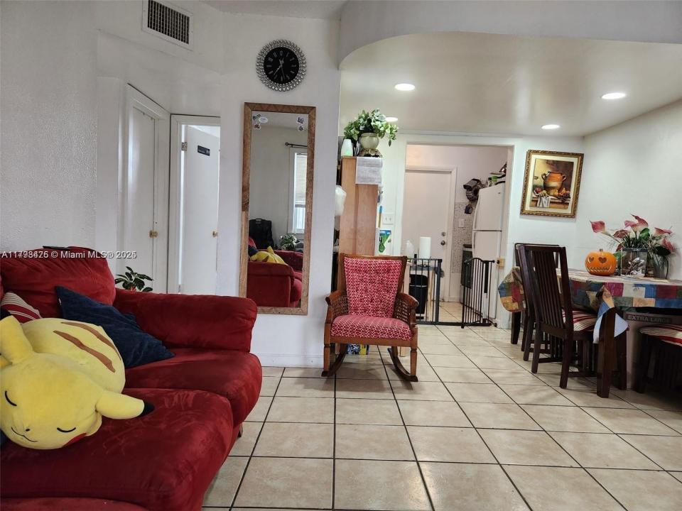 1243 NW 61st St, Miami, Florida 33142