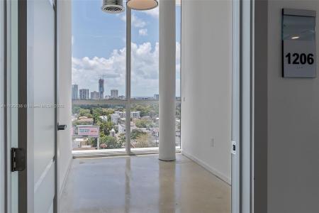 420 SW 7th St 1206, Miami, Florida 33130, USA