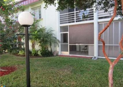 860 SE 6th Ave 205, Deerfield Beach, Florida 33441, USA