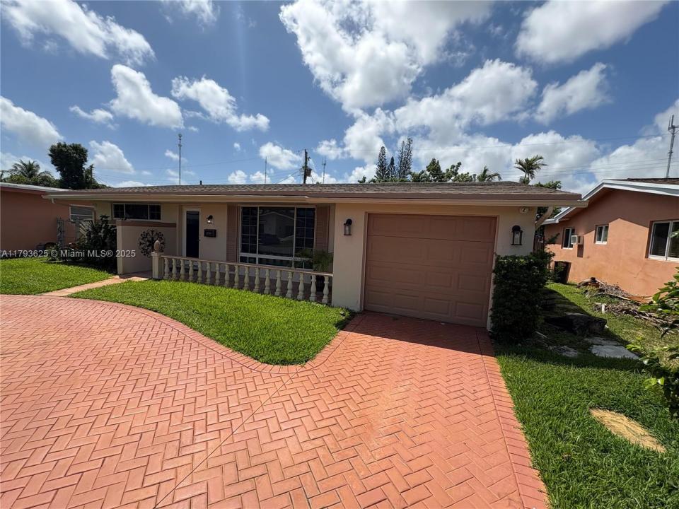 6612 Dahlia Dr, Miramar, Florida 33023, USA