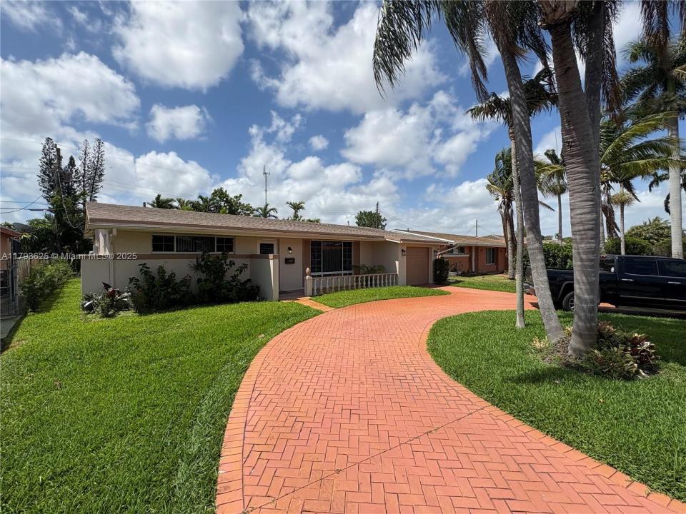 6612 Dahlia Dr, Miramar, Florida 33023, USA